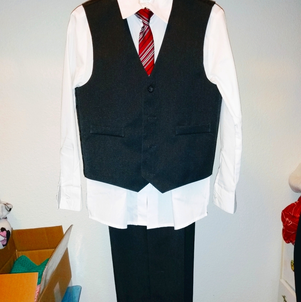 Van heusen boys suit